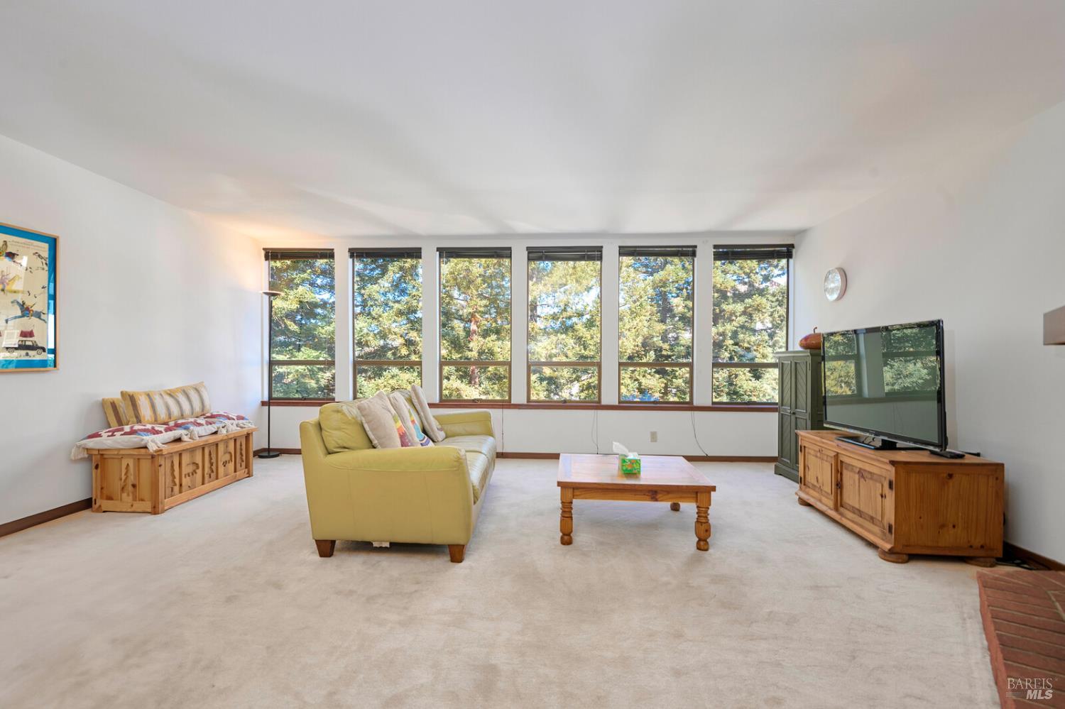 Detail Gallery Image 4 of 25 For 166 Professional Center Pkwy #166,  San Rafael,  CA 94903 - 3 Beds | 2/1 Baths