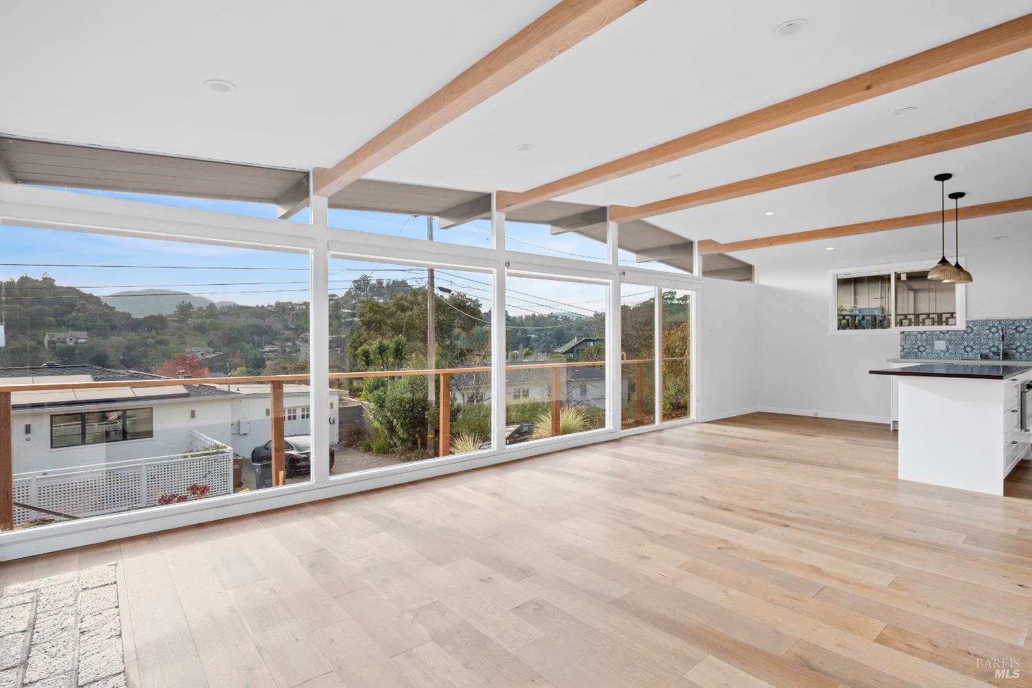 Detail Gallery Image 2 of 14 For 15 Windsor Ave, San Rafael,  CA 94901 - 4 Beds | 2 Baths