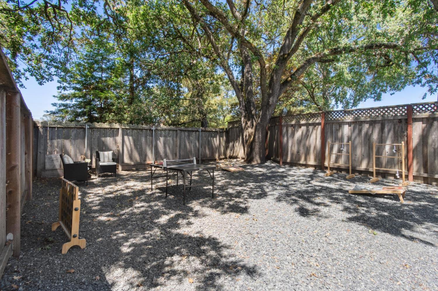Detail Gallery Image 43 of 45 For 1039 Stevenson St, Santa Rosa,  CA 95404 - 6 Beds | 3 Baths