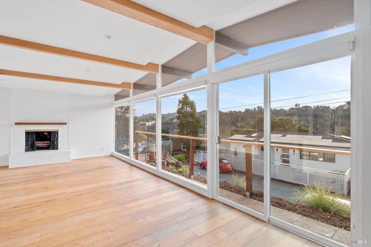 Detail Gallery Image 5 of 14 For 15 Windsor Ave, San Rafael,  CA 94901 - 4 Beds | 2 Baths