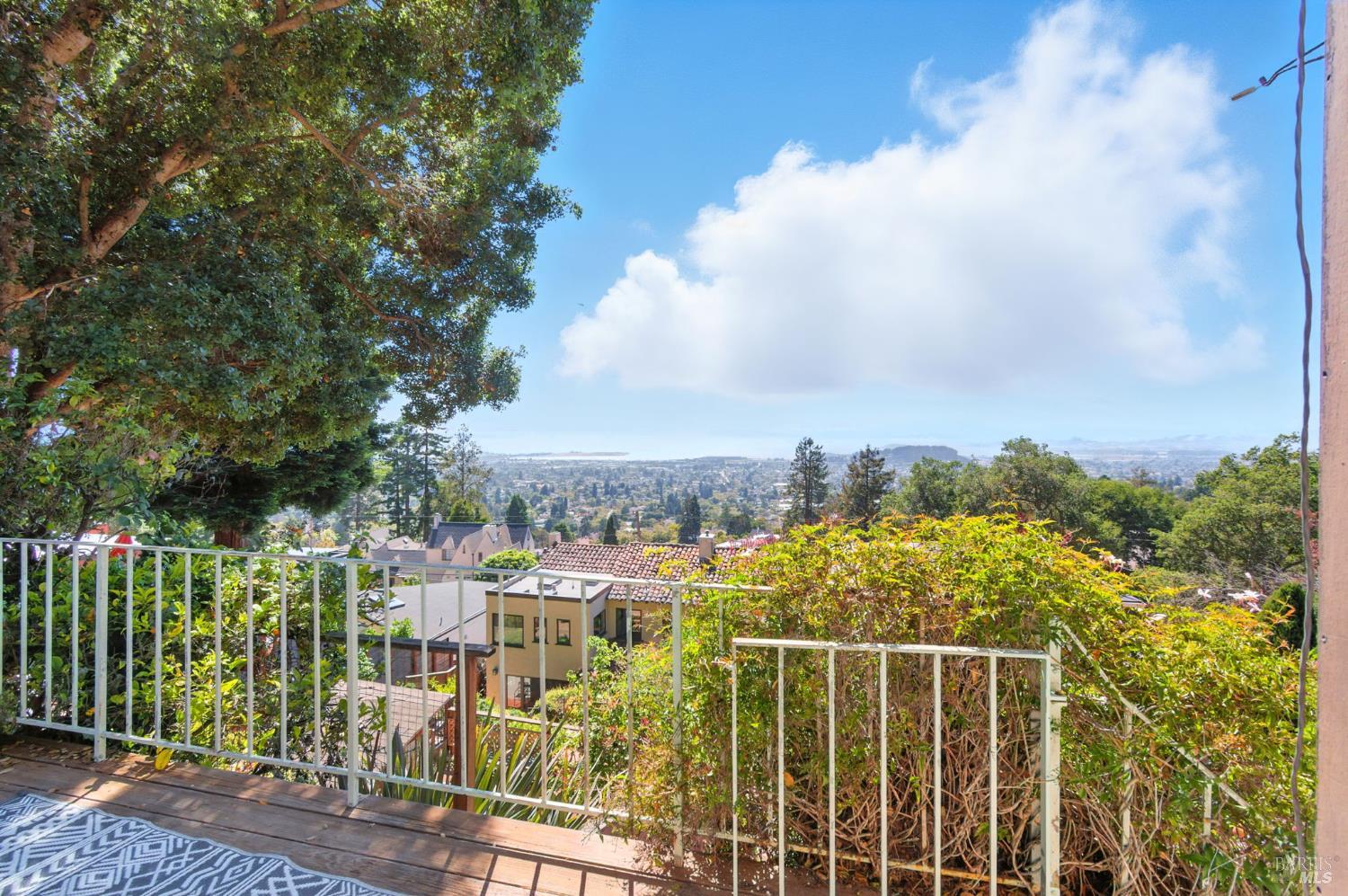 Detail Gallery Image 31 of 39 For 980 Euclid Ave, Berkeley,  CA 94708 - 4 Beds | 3 Baths
