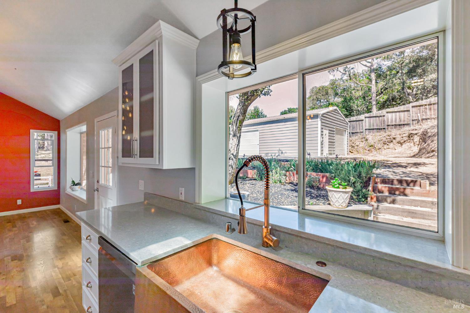 Detail Gallery Image 12 of 80 For 450 Echo Valley Rd, Salinas,  CA 93907 - 4 Beds | 2/1 Baths
