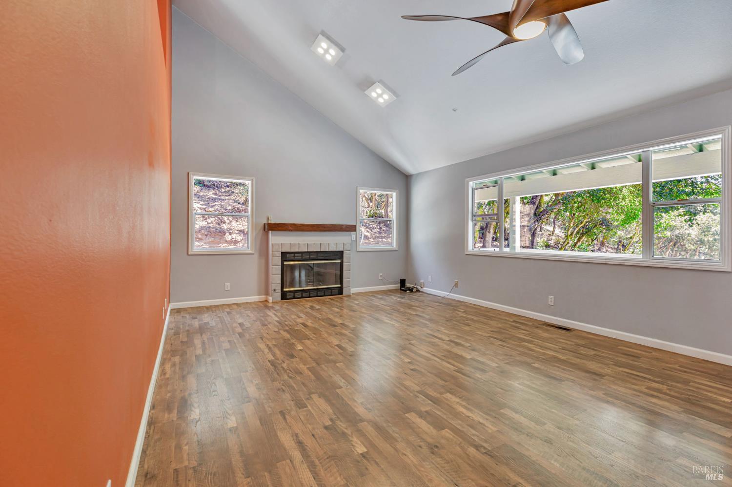 Detail Gallery Image 7 of 80 For 450 Echo Valley Rd, Salinas,  CA 93907 - 4 Beds | 2/1 Baths