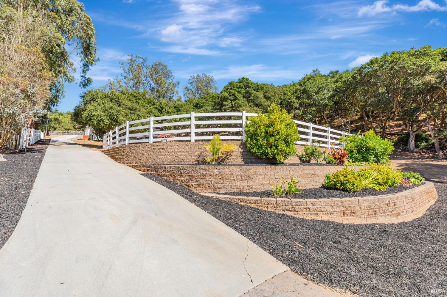 Detail Gallery Image 60 of 80 For 450 Echo Valley Rd, Salinas,  CA 93907 - 4 Beds | 2/1 Baths
