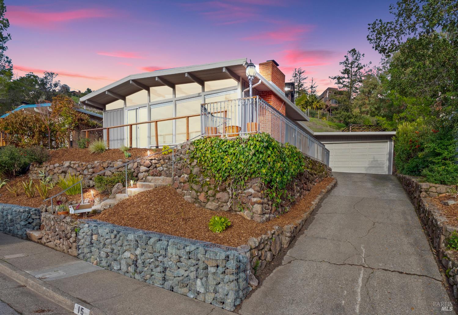 Detail Gallery Image 14 of 14 For 15 Windsor Ave, San Rafael,  CA 94901 - 4 Beds | 2 Baths