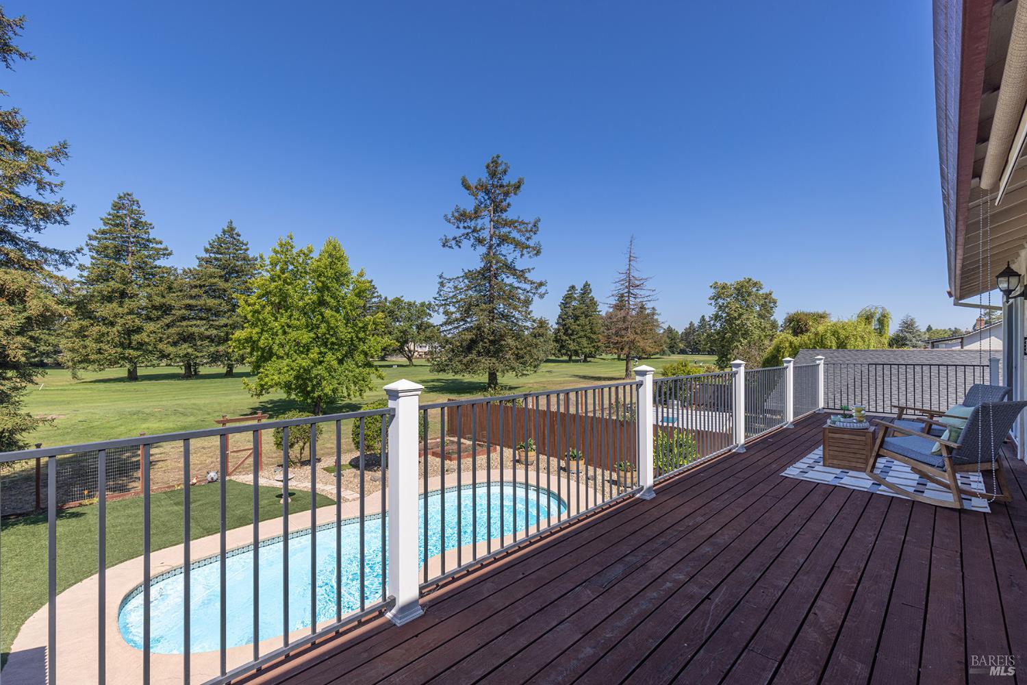 Detail Gallery Image 31 of 35 For 5741 Davis Cir, Rohnert Park,  CA 94928 - 4 Beds | 2/1 Baths