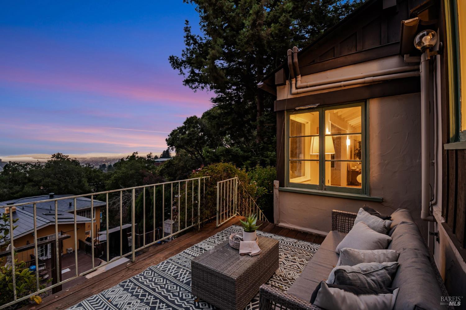 Detail Gallery Image 37 of 39 For 980 Euclid Ave, Berkeley,  CA 94708 - 4 Beds | 3 Baths