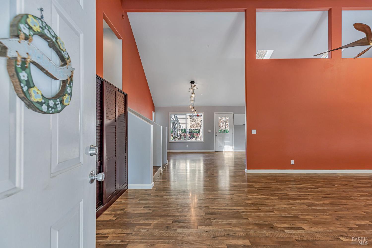 Detail Gallery Image 5 of 80 For 450 Echo Valley Rd, Salinas,  CA 93907 - 4 Beds | 2/1 Baths