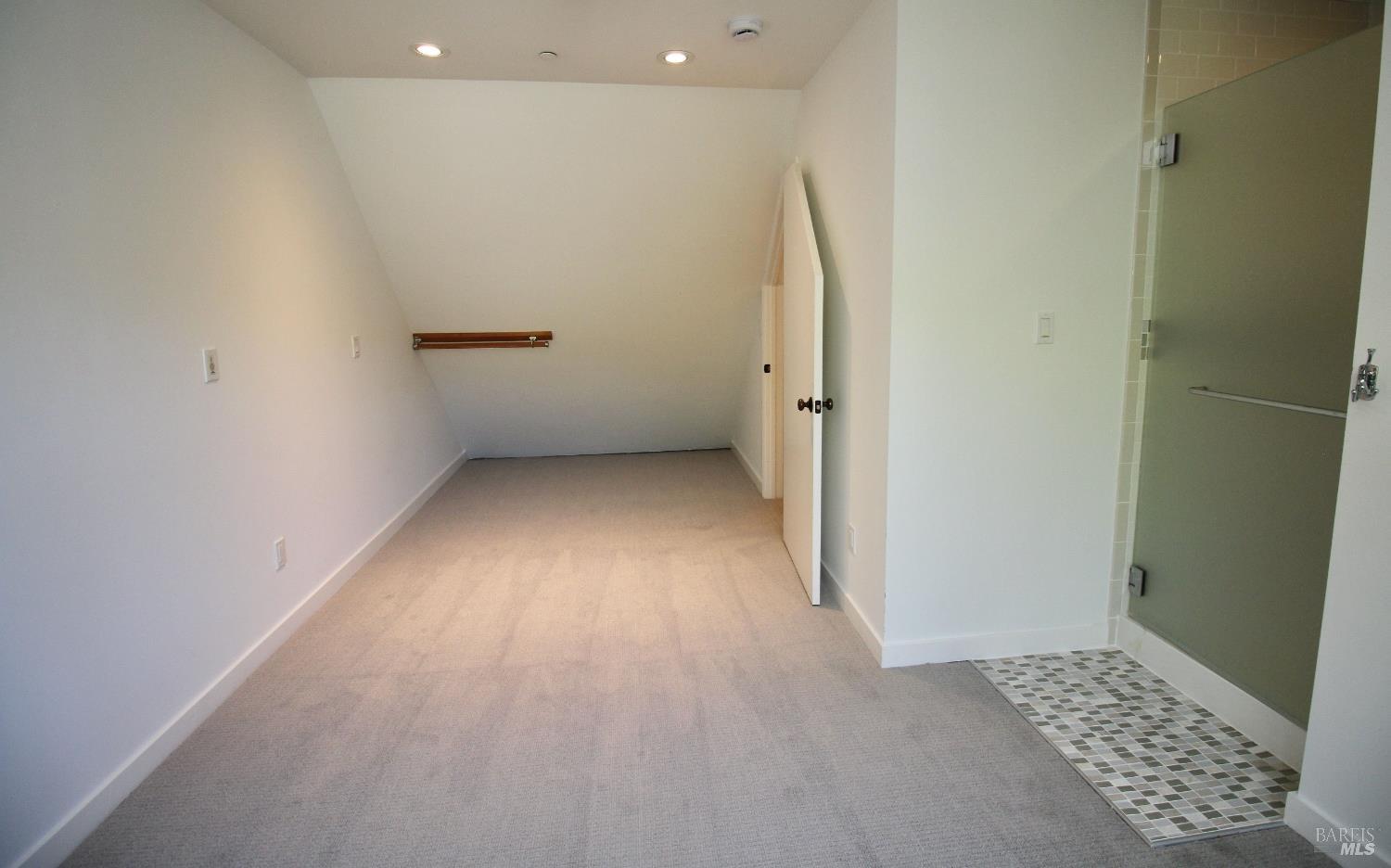 Detail Gallery Image 24 of 25 For Address Is Not Disclosed, San Rafael,  CA 94901 - 2 Beds | 1/1 Baths