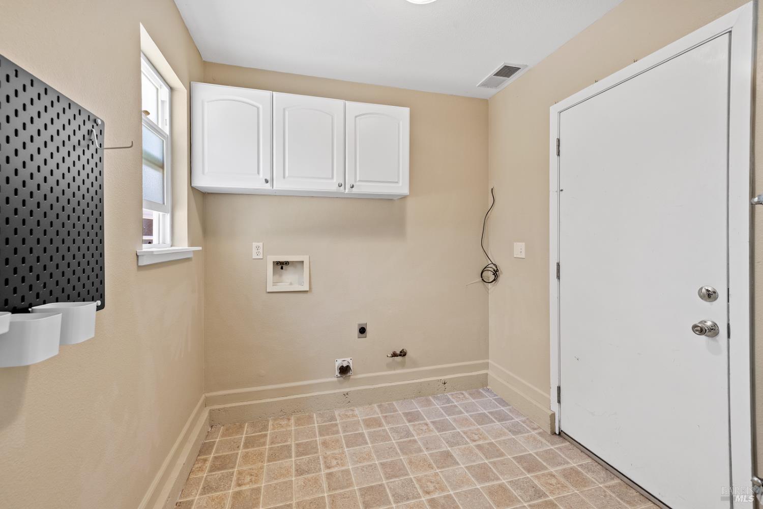 Detail Gallery Image 18 of 37 For 228 Mariposa Dr, Angwin,  CA 94508 - 8 Beds | 4 Baths