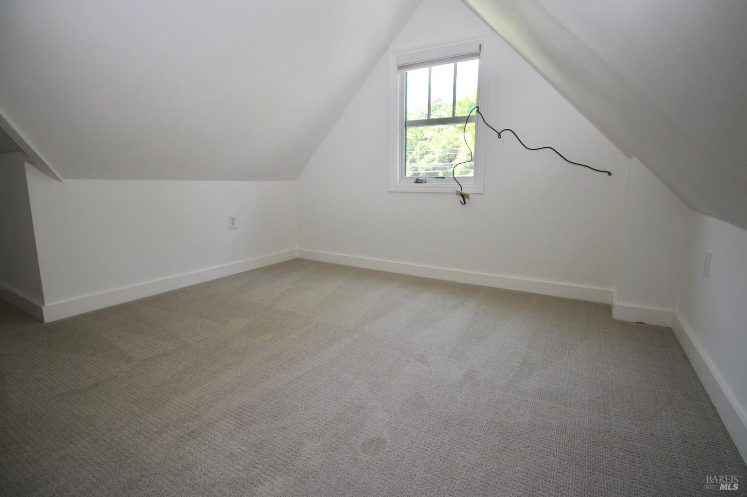 Detail Gallery Image 15 of 25 For Address Is Not Disclosed, San Rafael,  CA 94901 - 2 Beds | 1/1 Baths
