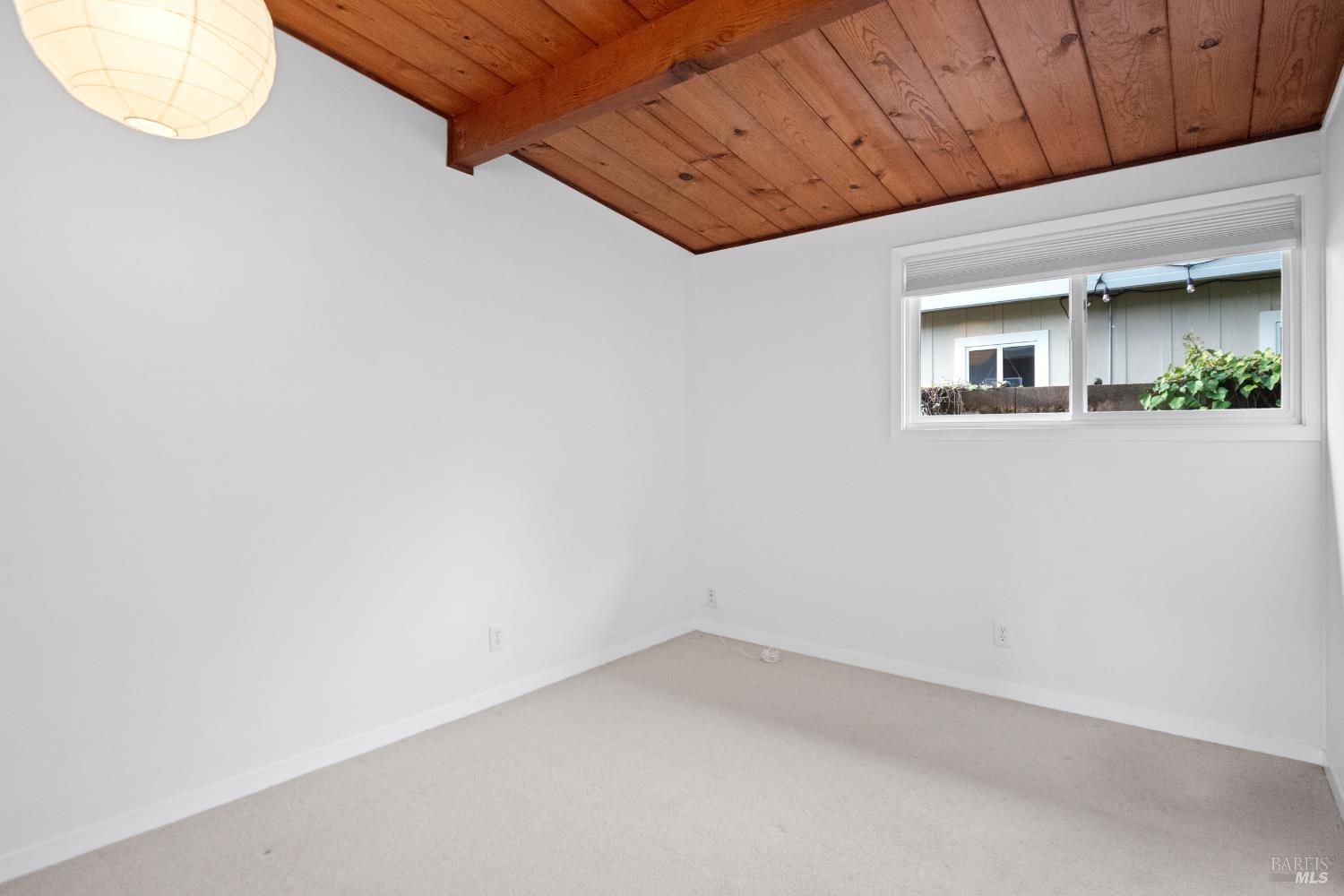 Detail Gallery Image 7 of 14 For 15 Windsor Ave, San Rafael,  CA 94901 - 4 Beds | 2 Baths