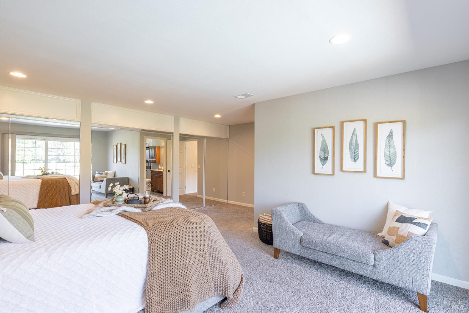 Detail Gallery Image 20 of 35 For 5741 Davis Cir, Rohnert Park,  CA 94928 - 4 Beds | 2/1 Baths