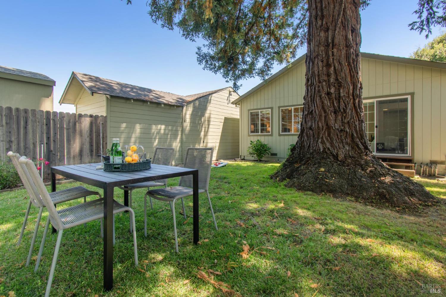 Detail Gallery Image 37 of 45 For 1039 Stevenson St, Santa Rosa,  CA 95404 - 6 Beds | 3 Baths