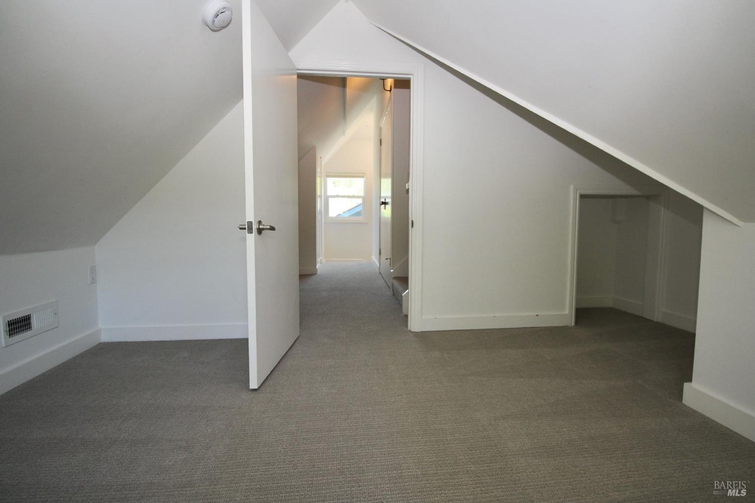 Detail Gallery Image 17 of 25 For Address Is Not Disclosed, San Rafael,  CA 94901 - 2 Beds | 1/1 Baths