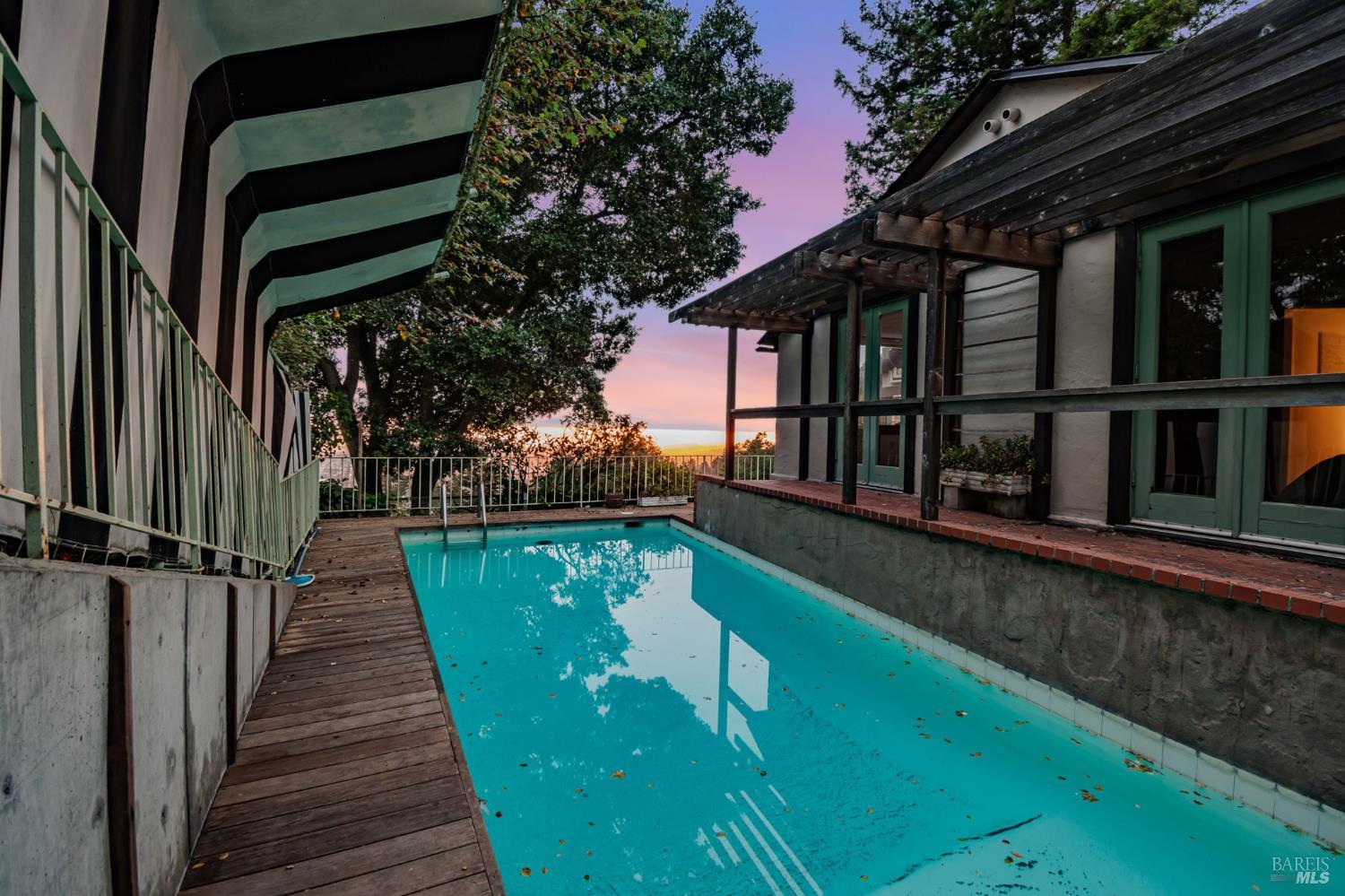Detail Gallery Image 36 of 39 For 980 Euclid Ave, Berkeley,  CA 94708 - 4 Beds | 3 Baths