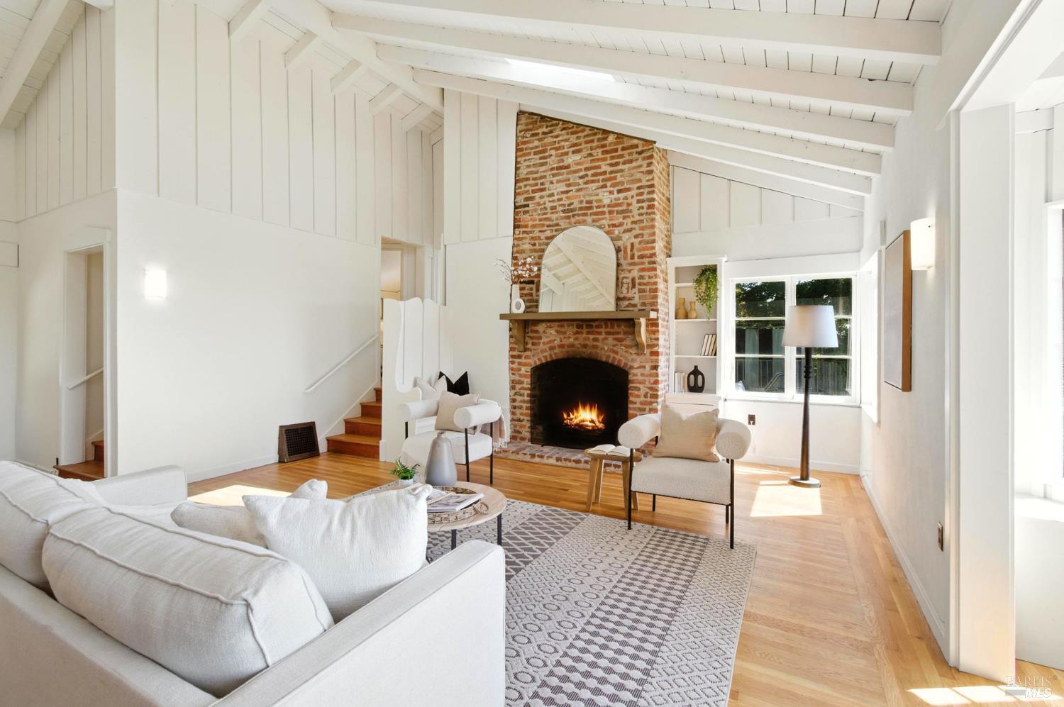 Detail Gallery Image 4 of 39 For 980 Euclid Ave, Berkeley,  CA 94708 - 4 Beds | 3 Baths