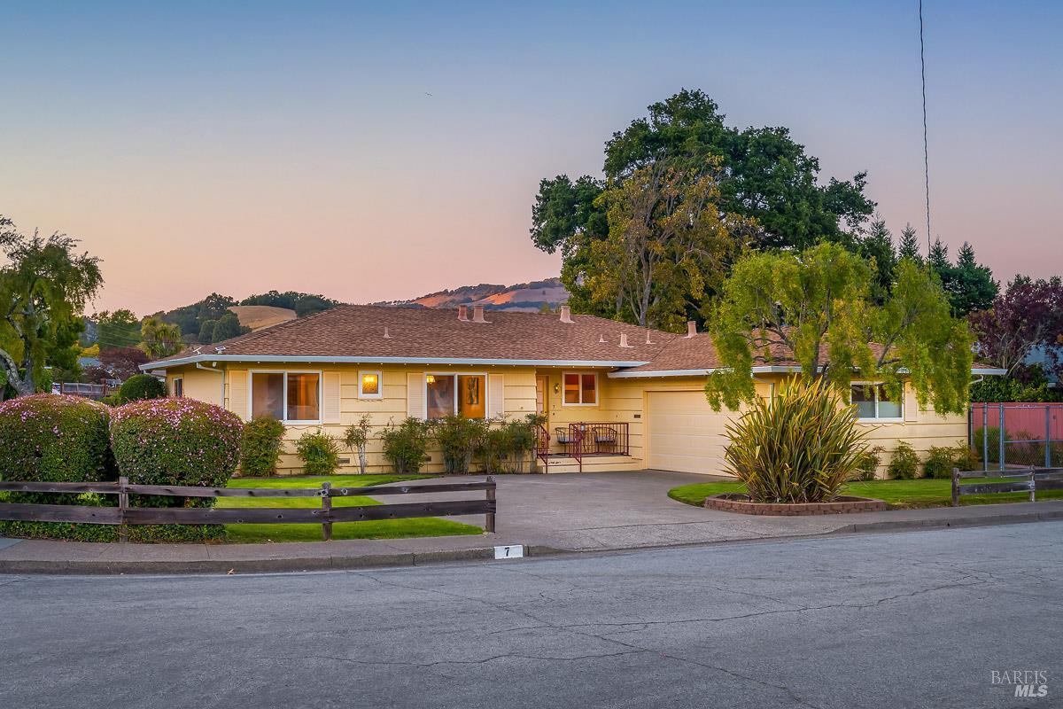 Detail Gallery Image 40 of 46 For 7 Laurie Ct, Novato,  CA 94947 - 4 Beds | 2 Baths