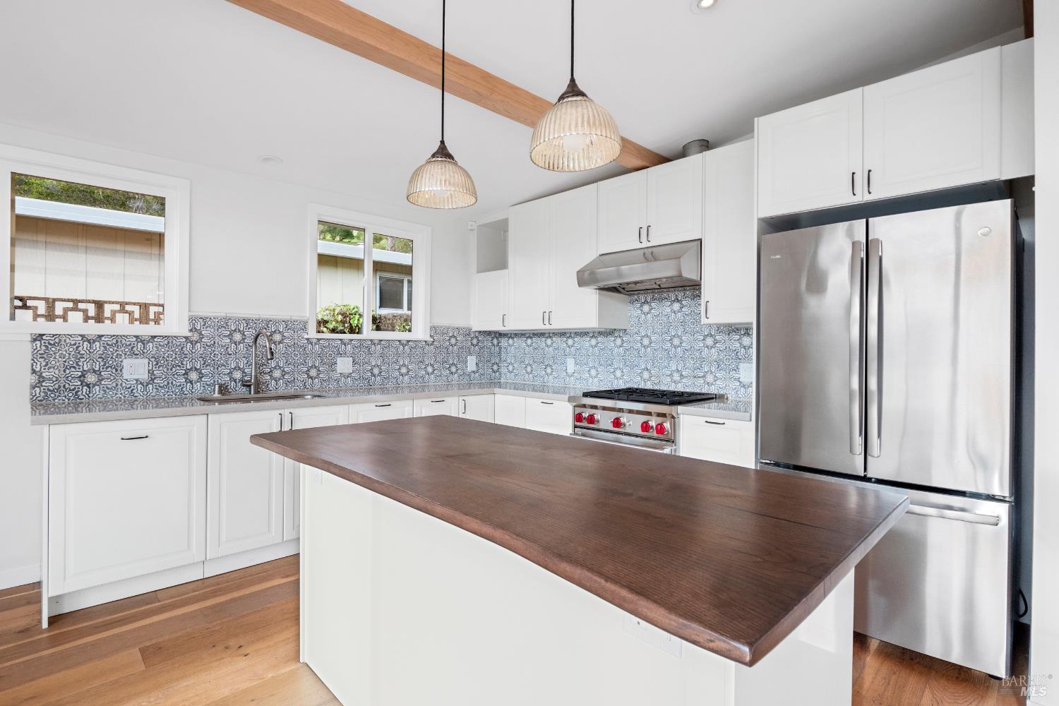 Detail Gallery Image 3 of 14 For 15 Windsor Ave, San Rafael,  CA 94901 - 4 Beds | 2 Baths