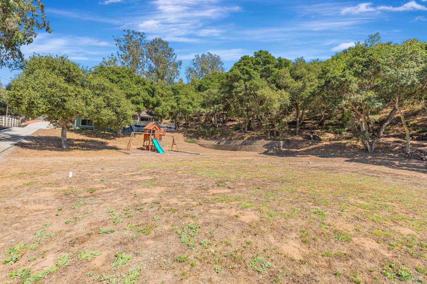 Detail Gallery Image 59 of 80 For 450 Echo Valley Rd, Salinas,  CA 93907 - 4 Beds | 2/1 Baths