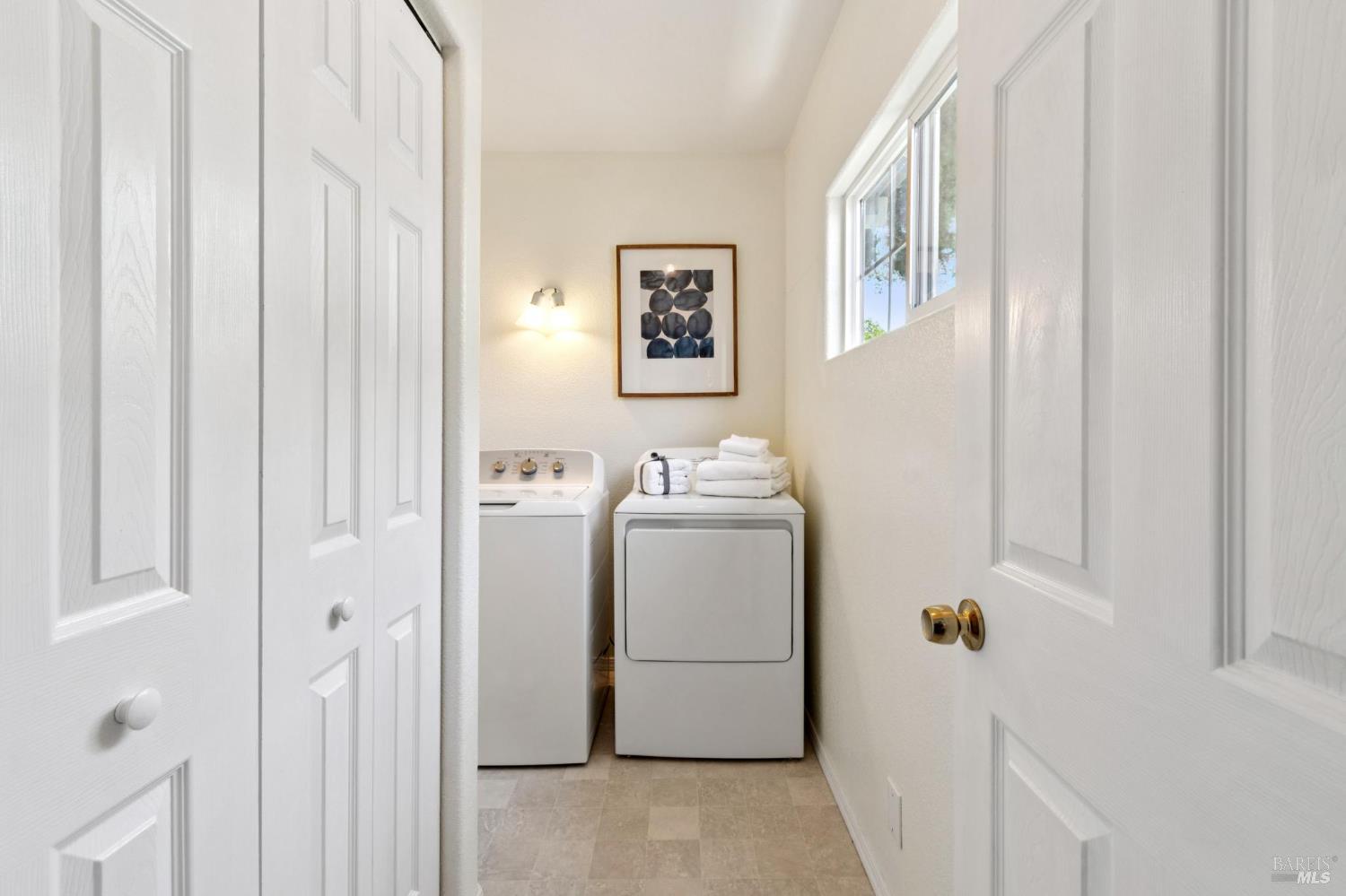 Detail Gallery Image 35 of 45 For 1039 Stevenson St, Santa Rosa,  CA 95404 - 6 Beds | 3 Baths