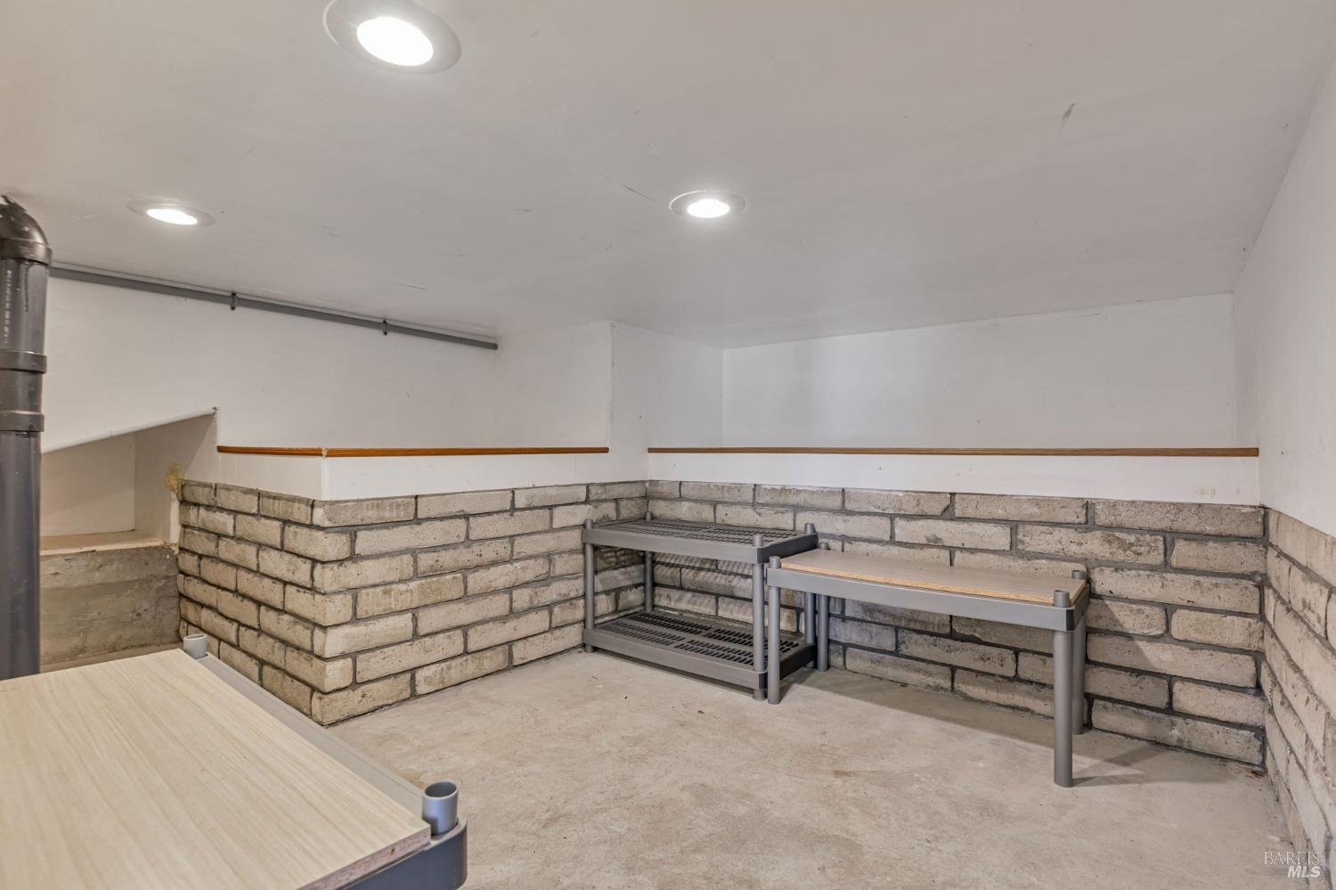 Detail Gallery Image 47 of 80 For 450 Echo Valley Rd, Salinas,  CA 93907 - 4 Beds | 2/1 Baths
