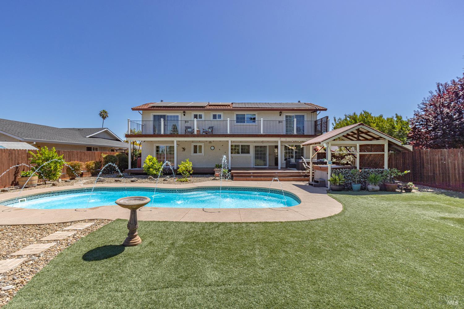 Detail Gallery Image 29 of 35 For 5741 Davis Cir, Rohnert Park,  CA 94928 - 4 Beds | 2/1 Baths
