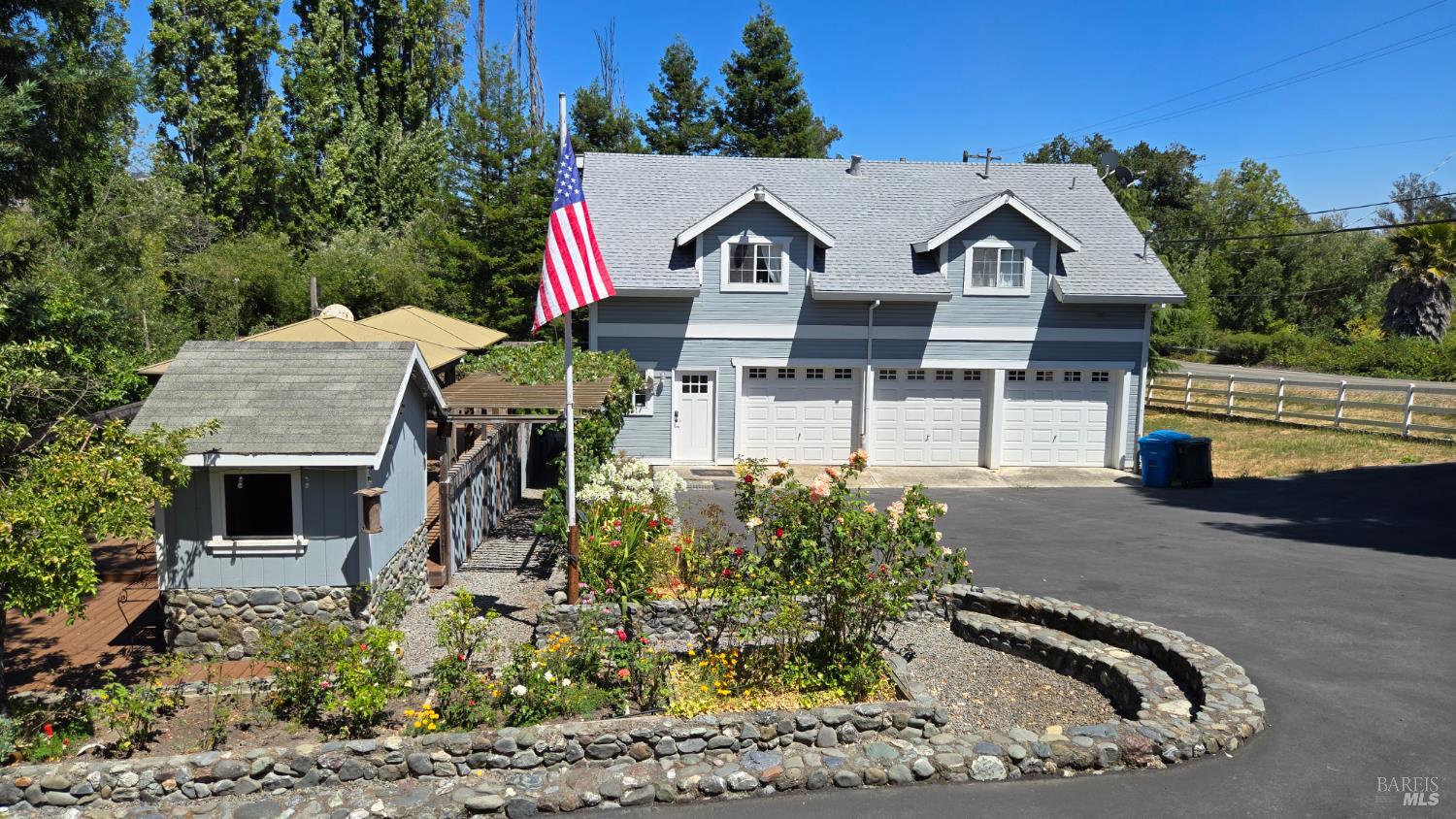 Detail Gallery Image 32 of 46 For 125 Adobe Rd, Penngrove,  CA 94951 - 4 Beds | 3/1 Baths