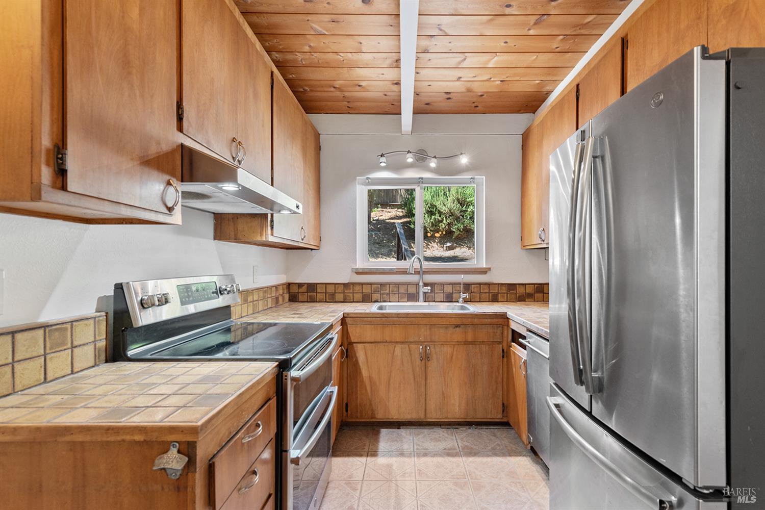 Detail Gallery Image 15 of 34 For 8640 Vila Rd, Forestville,  CA 95436 - 2 Beds | 1 Baths