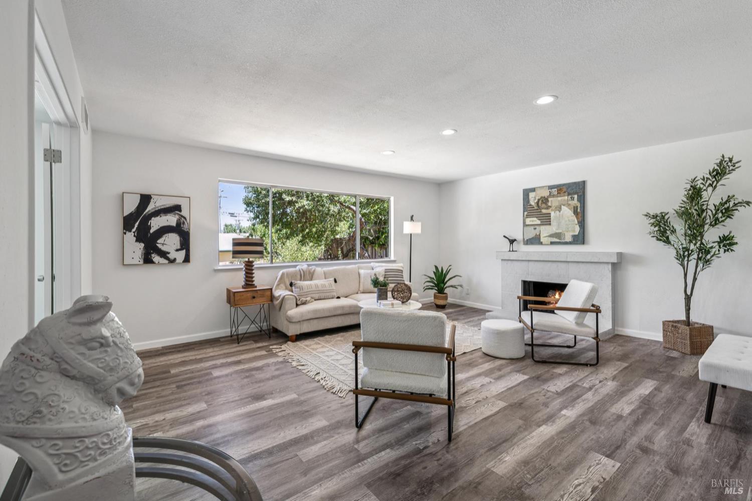 Detail Gallery Image 6 of 35 For 756 Estancia Way, San Rafael,  CA 94903 - 4 Beds | 2 Baths