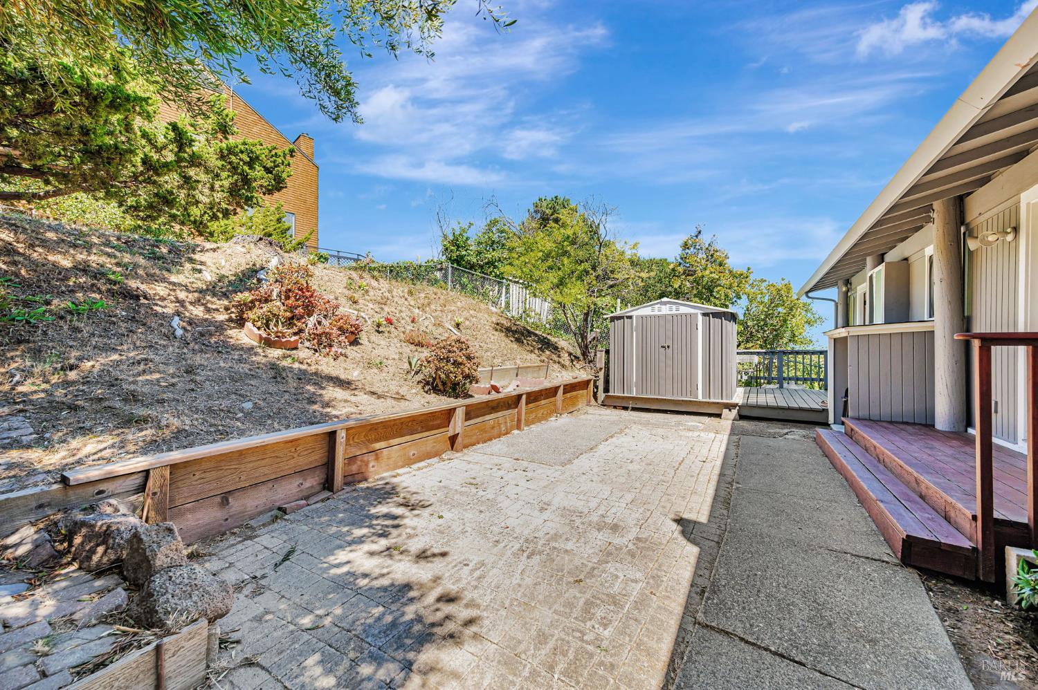 Detail Gallery Image 33 of 43 For 55 Park Cir, Sausalito,  CA 94965 - 4 Beds | 2/1 Baths