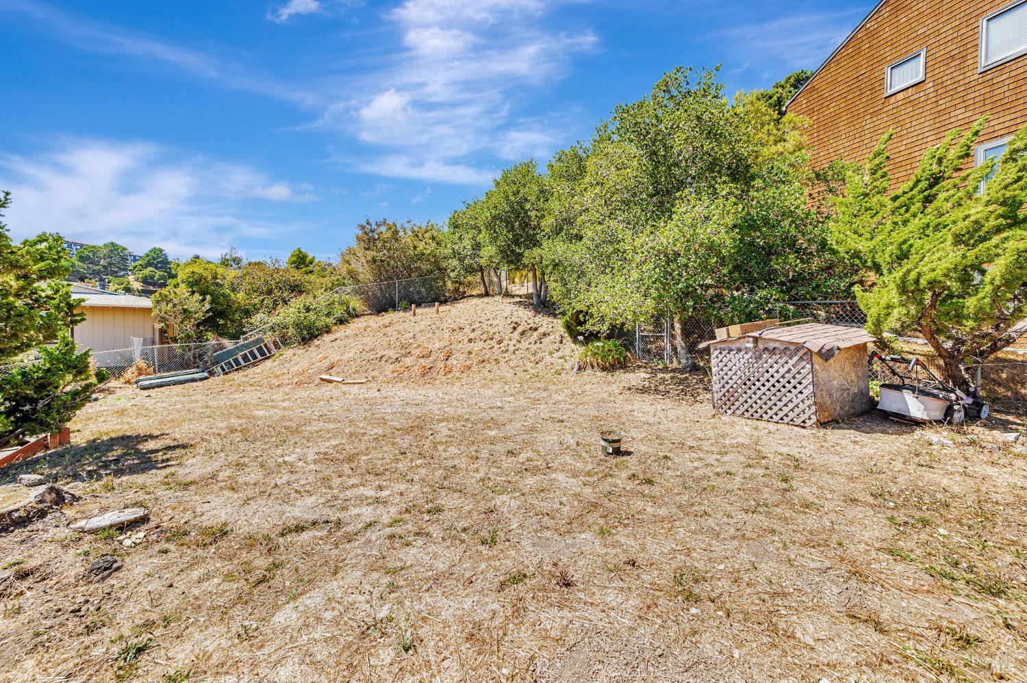 Detail Gallery Image 37 of 43 For 55 Park Cir, Sausalito,  CA 94965 - 4 Beds | 2/1 Baths