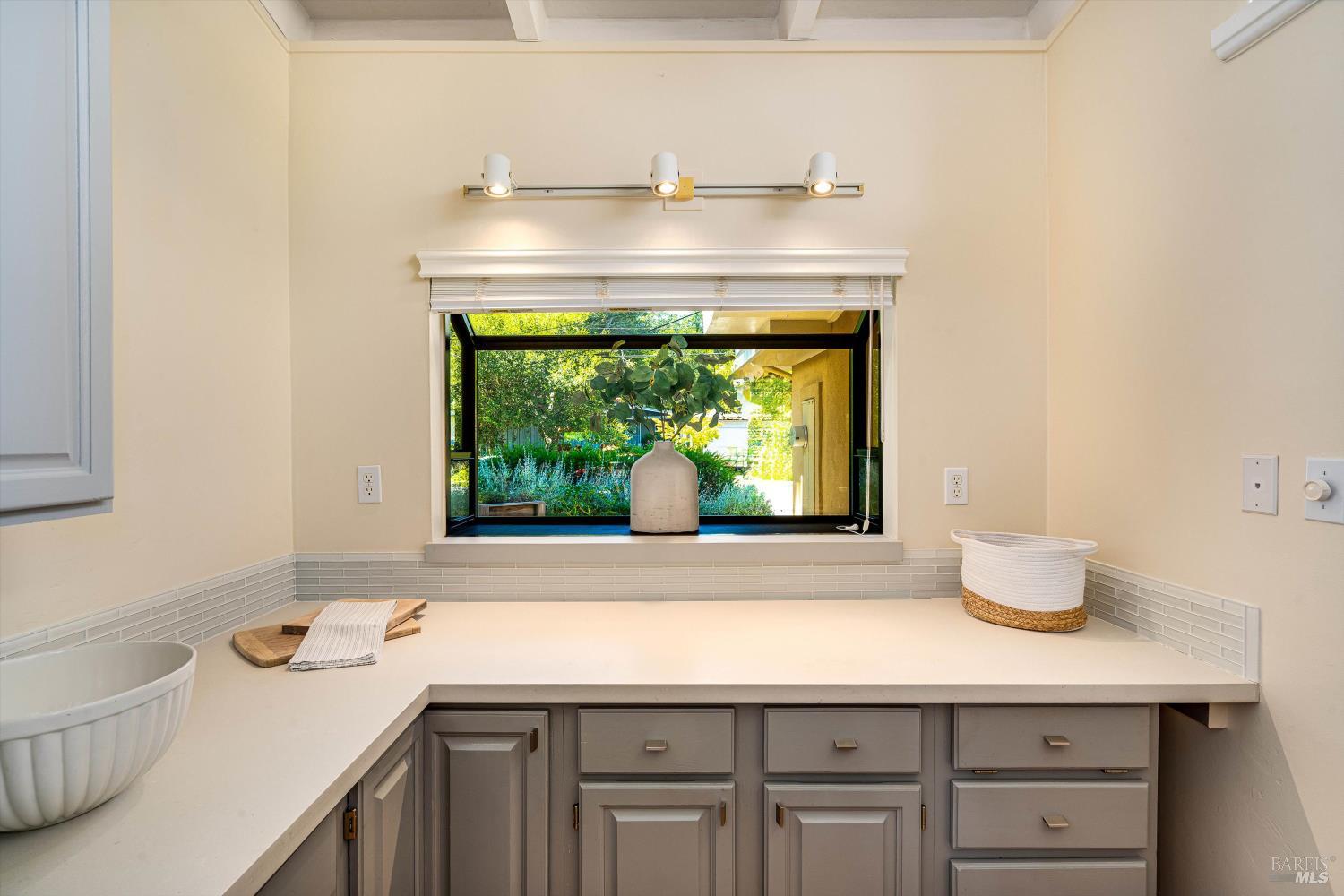 Detail Gallery Image 25 of 55 For 983 Glenwood Dr, Sonoma,  CA 95476 - 3 Beds | 2 Baths