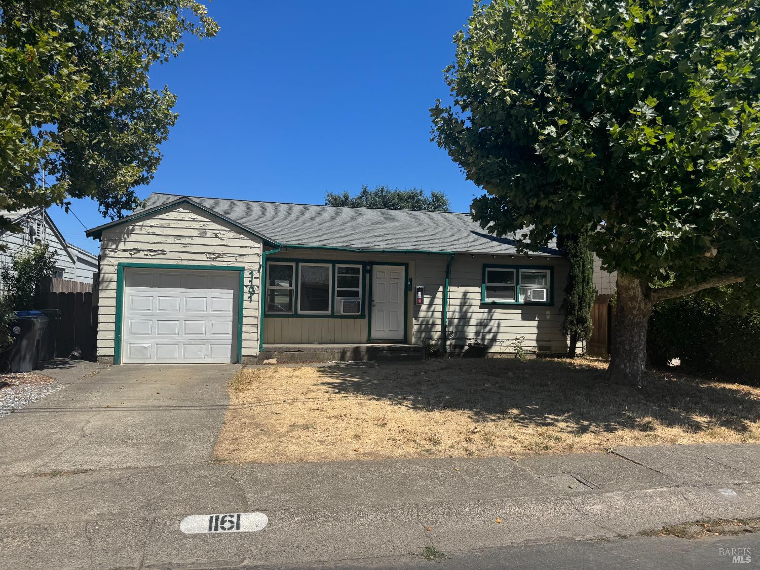 Detail Gallery Image 1 of 1 For 1161 N Oak St, Ukiah,  CA 95482 - 3 Beds | 1 Baths