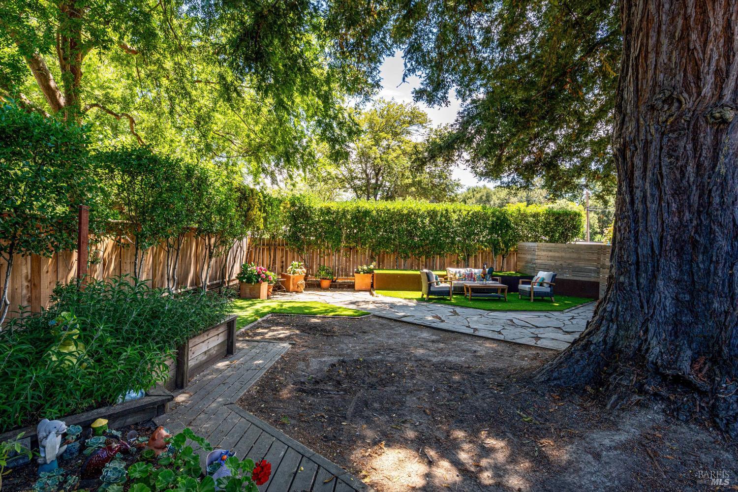 Detail Gallery Image 42 of 55 For 983 Glenwood Dr, Sonoma,  CA 95476 - 3 Beds | 2 Baths