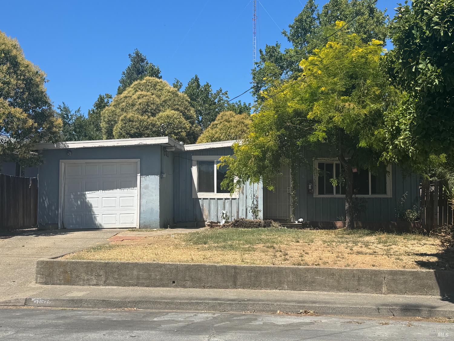 Detail Gallery Image 1 of 1 For 380 Empire Dr, Ukiah,  CA 95482 - 2 Beds | 1 Baths