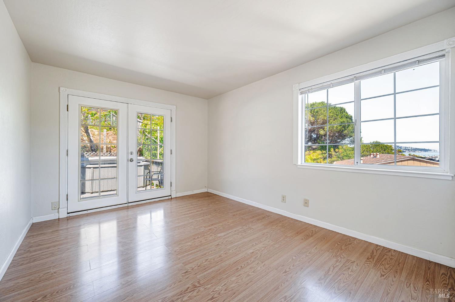 Detail Gallery Image 26 of 43 For 55 Park Cir, Sausalito,  CA 94965 - 4 Beds | 2/1 Baths