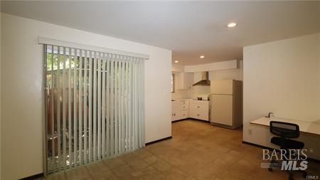 Detail Gallery Image 8 of 23 For 3771 Manchester Ave, Clearlake,  CA 95422 - 2 Beds | 2 Baths