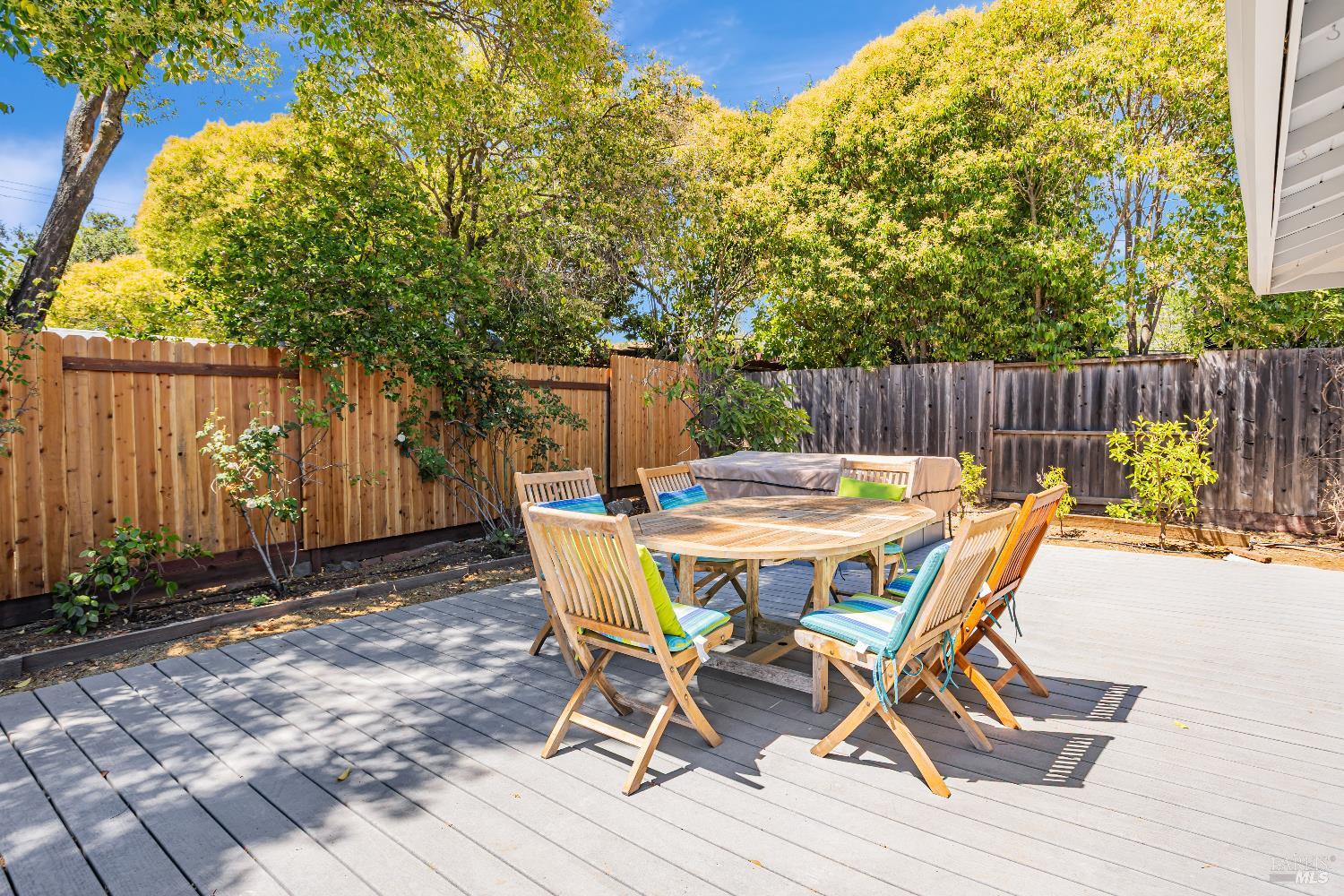 Detail Gallery Image 15 of 17 For 279 Orange Blossom Ln, San Rafael,  CA 94903 - 3 Beds | 2 Baths
