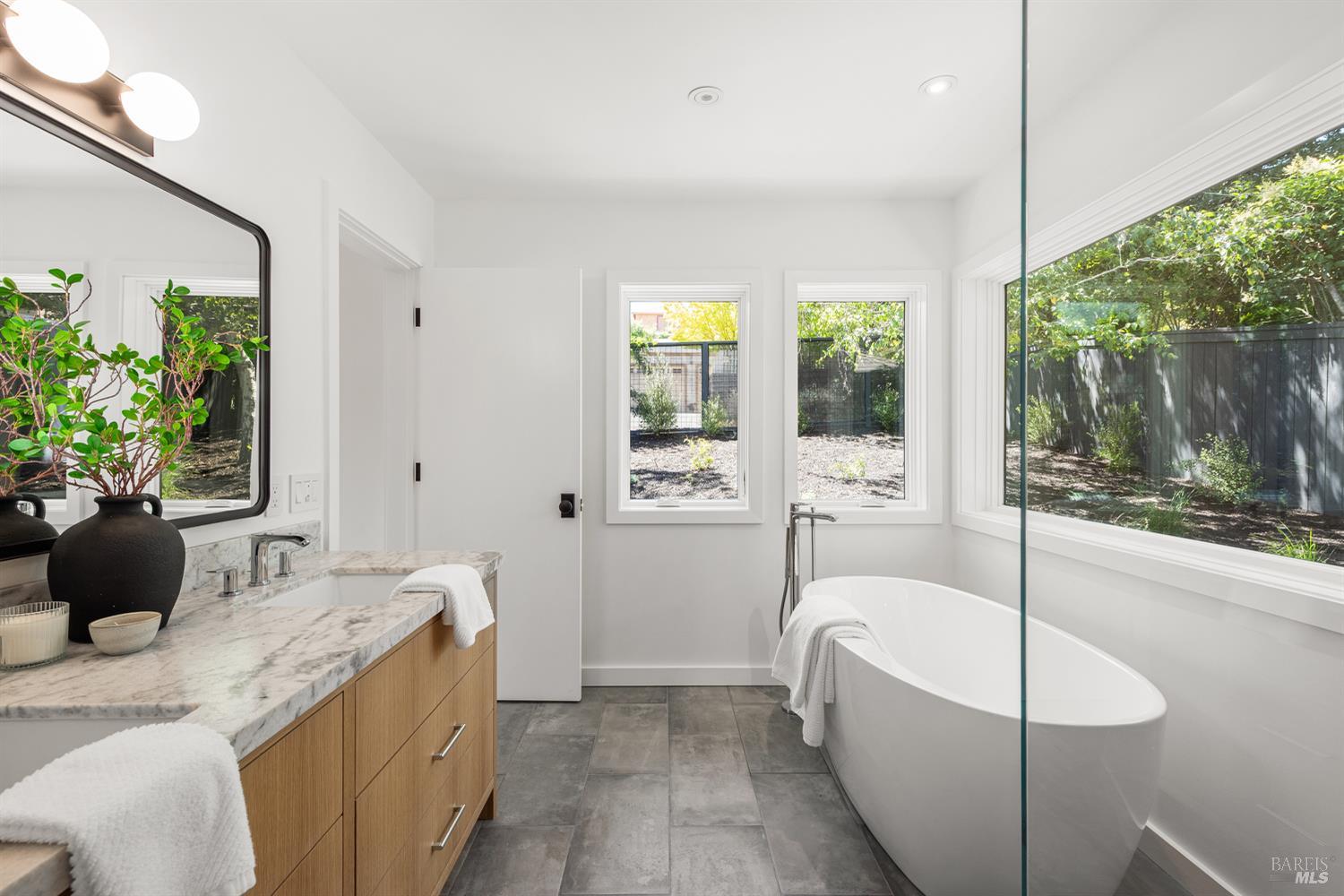 Detail Gallery Image 29 of 75 For 402 Alexander Ave, Larkspur,  CA 94939 - 4 Beds | 2/1 Baths