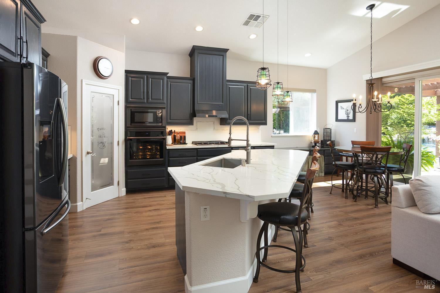 Detail Gallery Image 15 of 84 For 1320 Revelle Ct, Dixon,  CA 95620 - 4 Beds | 2/1 Baths