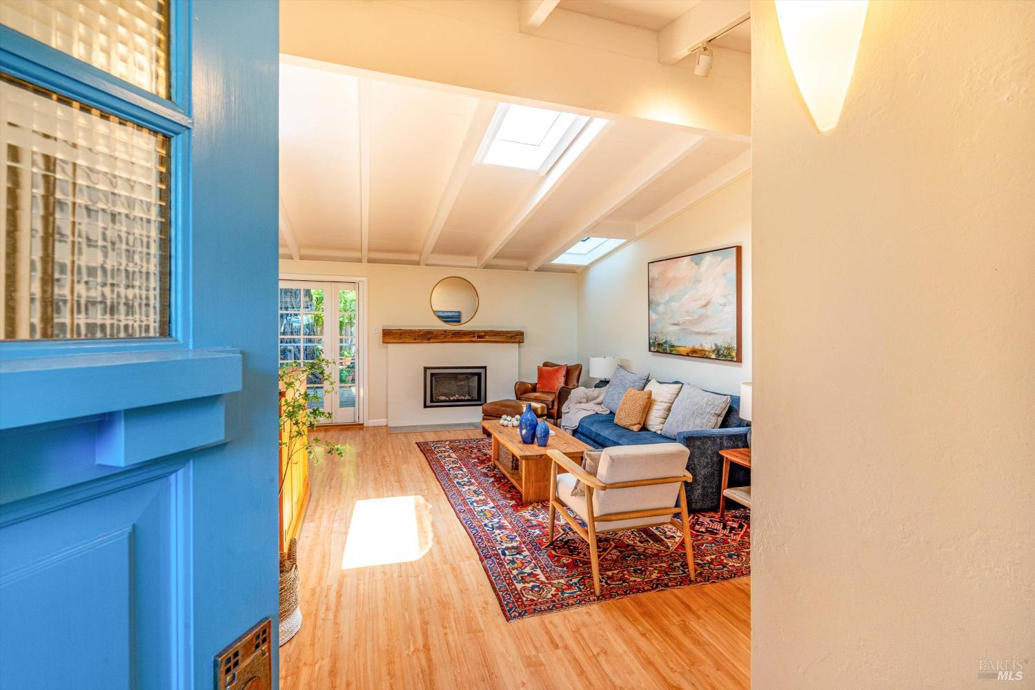 Detail Gallery Image 12 of 55 For 983 Glenwood Dr, Sonoma,  CA 95476 - 3 Beds | 2 Baths