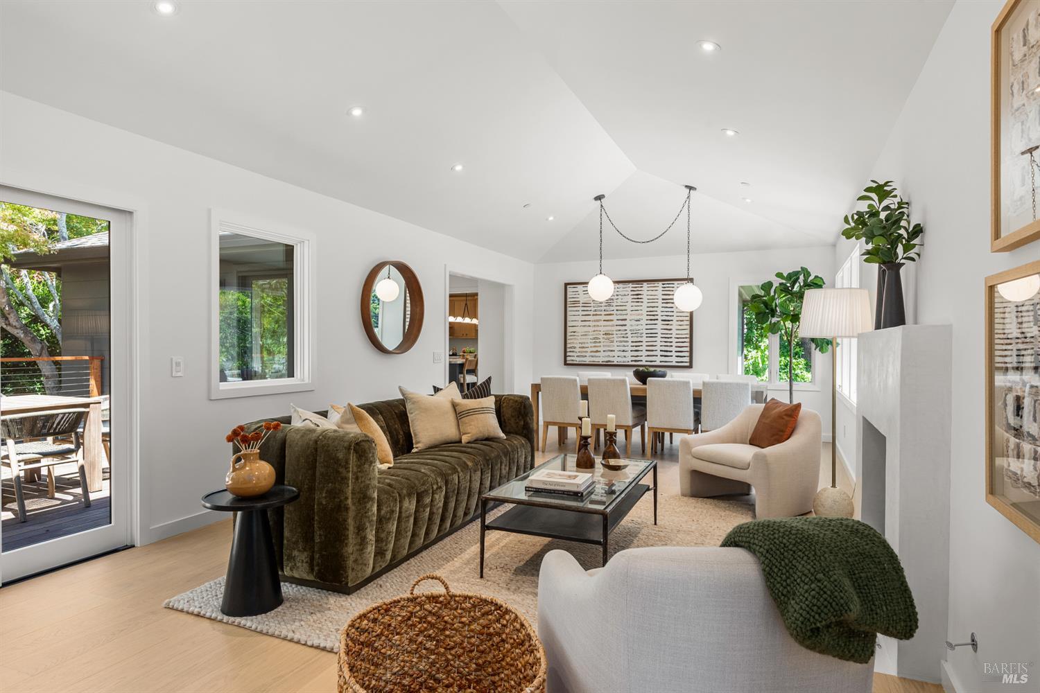 Detail Gallery Image 8 of 75 For 402 Alexander Ave, Larkspur,  CA 94939 - 4 Beds | 2/1 Baths