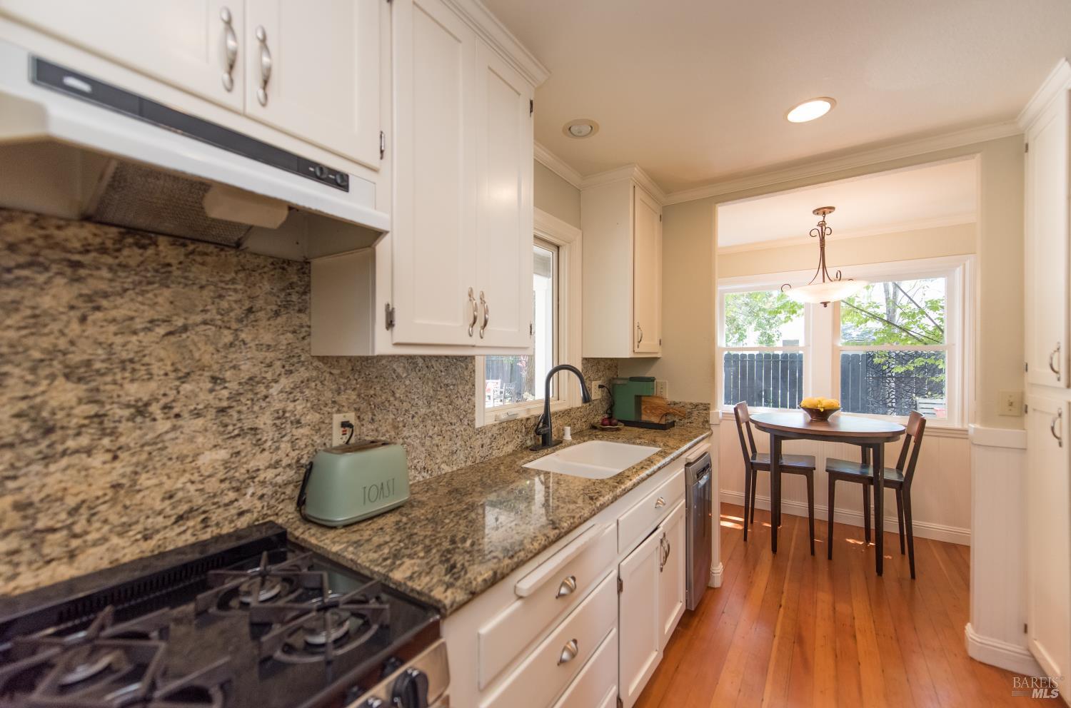 Detail Gallery Image 14 of 58 For 1720 Slater St, Santa Rosa,  CA 95404 - 2 Beds | 2 Baths