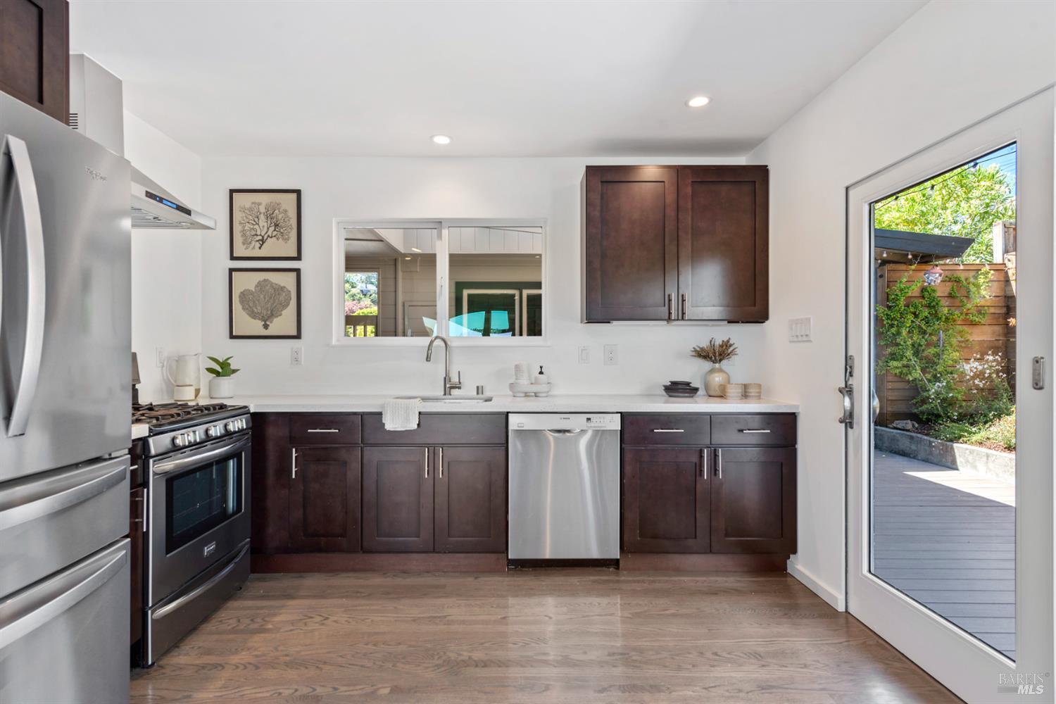 Detail Gallery Image 20 of 46 For 13 Ash Ave, Corte Madera,  CA 94925 - 3 Beds | 2 Baths