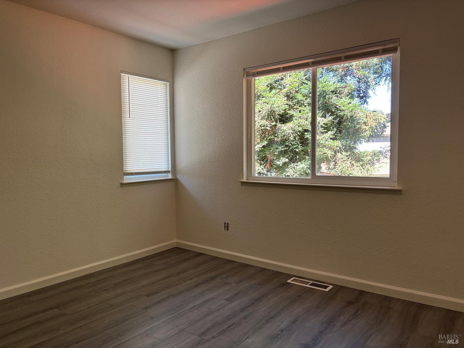 Detail Gallery Image 12 of 18 For 1960 Grande Cir #41,  Fairfield,  CA 94533 - 2 Beds | 1/1 Baths