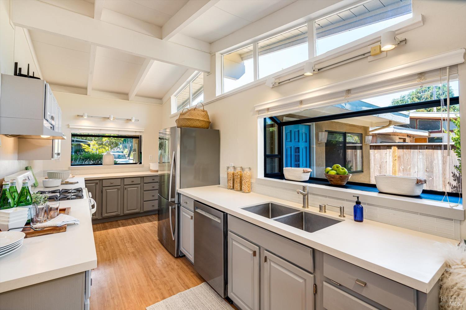 Detail Gallery Image 24 of 55 For 983 Glenwood Dr, Sonoma,  CA 95476 - 3 Beds | 2 Baths