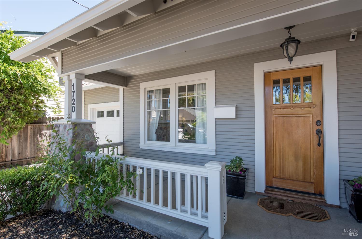 Detail Gallery Image 3 of 58 For 1720 Slater St, Santa Rosa,  CA 95404 - 2 Beds | 2 Baths