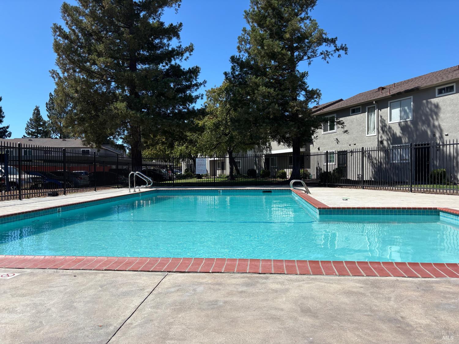 Detail Gallery Image 1 of 18 For 1960 Grande Cir #41,  Fairfield,  CA 94533 - 2 Beds | 1/1 Baths