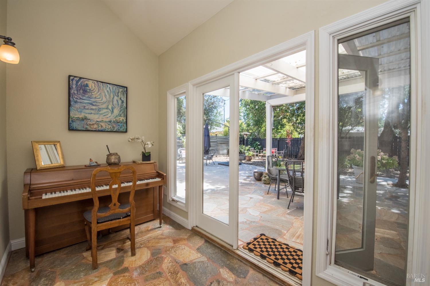 Detail Gallery Image 27 of 58 For 1720 Slater St, Santa Rosa,  CA 95404 - 2 Beds | 2 Baths
